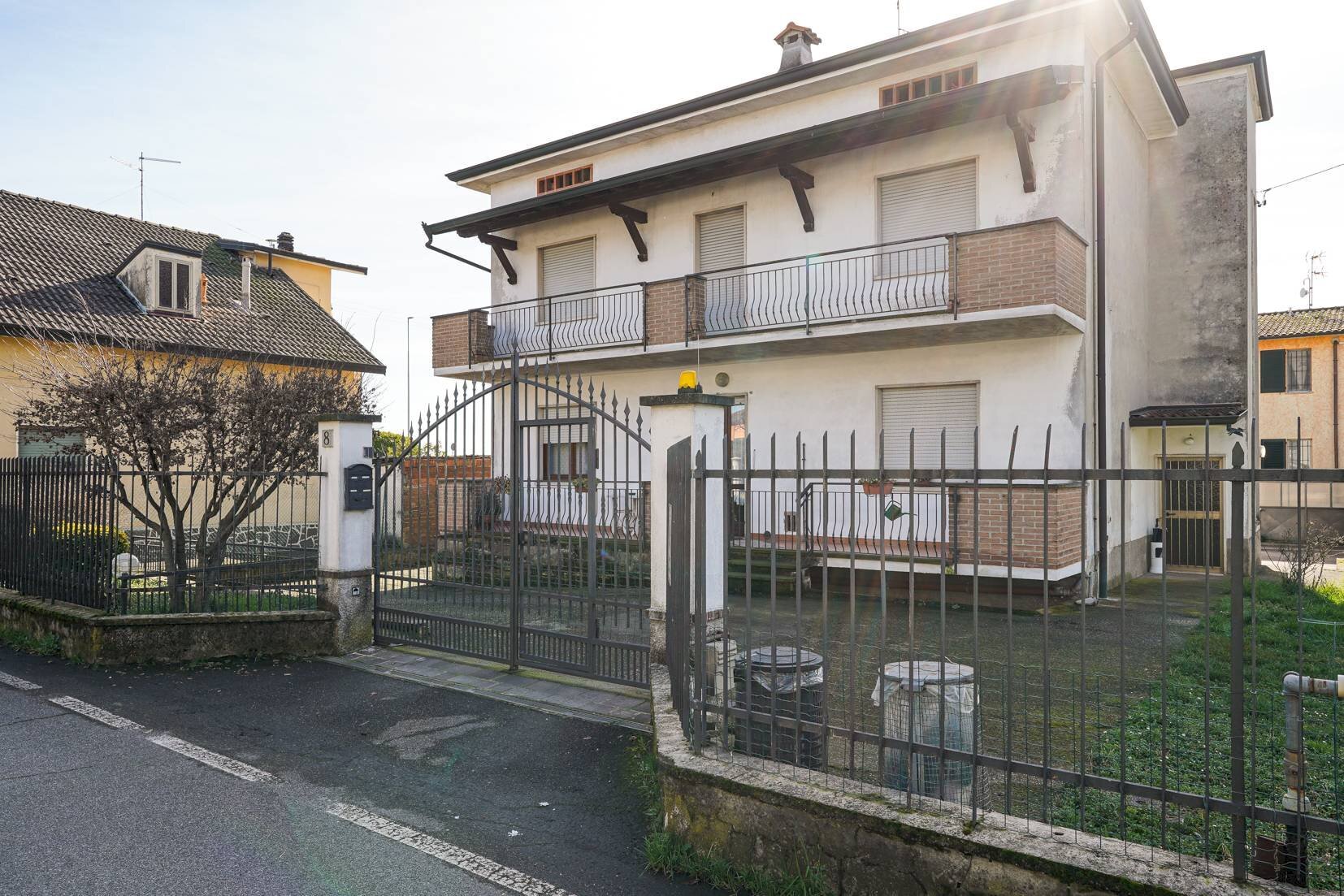 Foto 2 - Independent house DANTE ALIGHIERI
 
8, Lurano - photo 2