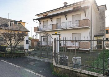 Foto 2 - Casa indipendente DANTE ALIGHIERI
 
8, Lurano - foto 2