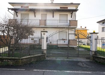 Foto 3 - Casa indipendente DANTE ALIGHIERI
 
8, Lurano - foto 3