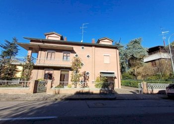 Facciata - Villa via Bari, Carpi - foto 1