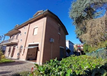 Facciata - Villa via Bari, Carpi - foto 41