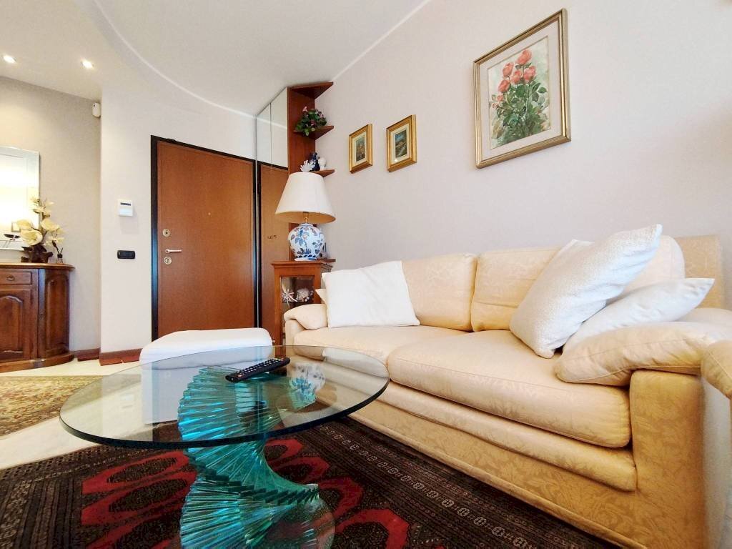 Salone - Three-room apartment via della Liberazione, Pero - photo 3