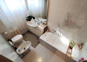 Bagno - Three-room apartment via della Liberazione, Pero - photo 18
