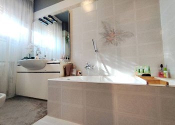 Bagno - Three-room apartment via della Liberazione, Pero - photo 19