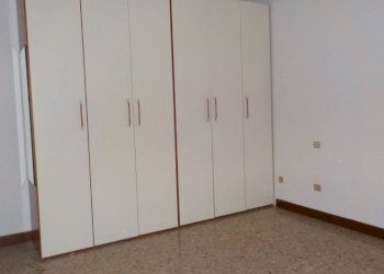 Camera da letto - Bilocale via Vespri Siciliani, 51, Milano (zona Giambellino) - foto 7