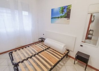 Camera da letto - Bilocale via Don Giuseppe Dossetti, Bologna (zona Bolognina) - foto 10
