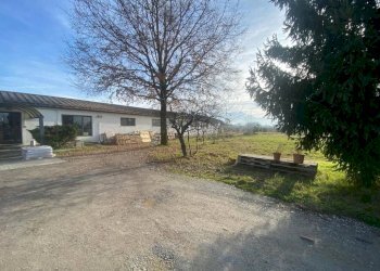 Facciata - Capannone via Santo Stefano, 15, Morozzo - foto 2