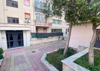 Facciata - Quadrilocale via Emilio Salgari, Palermo - foto 1