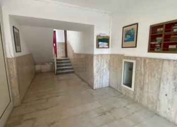 Interno palazzo - Quadrilocale via Emilio Salgari, Palermo - foto 9