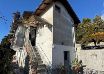 Facciata - Villa contrada California, 8, Cocquio-Trevisago - foto 4