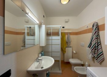 Foto 19 - Trilocale Via Ungaretti
 
11, Puegnago sul Garda - foto 19