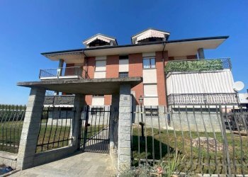 Facciata - Quadrilocale strada degli Occhini, 10, Carmagnola - foto 26