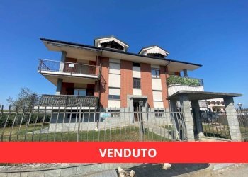 Facciata - Quadrilocale strada degli Occhini, 10, Carmagnola - foto 1