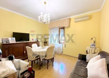 Sala da pranzo - Two-room apartment via Prolungamento Carlo De Marco
 
41, Napoli - photo 5