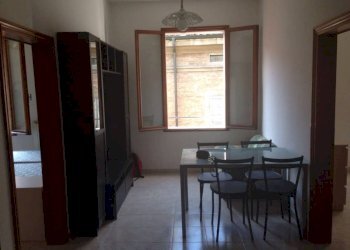 Salone - Quadrilocale via Trivellari, Modena (zona Centro Storico) - foto 1