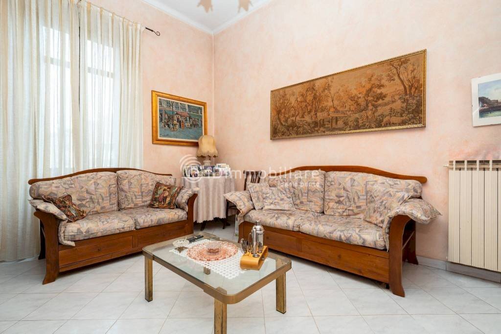 Salone - Quadrilocale via Modena, 44, Torino (zona Aurora) - foto 1