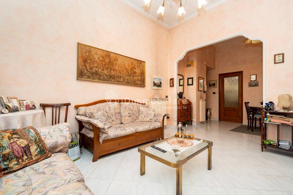 Salone - Quadrilocale via Modena, 44, Torino (zona Aurora) - foto 3