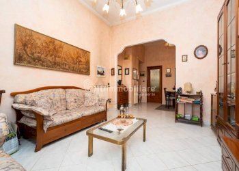 Salone - Quadrilocale via Modena, 44, Torino (zona Aurora) - foto 2