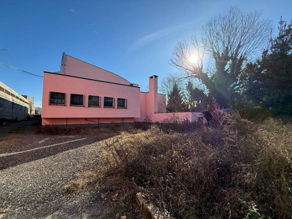 Facciata - Capannone via Andrea Costa, Senago - foto 2