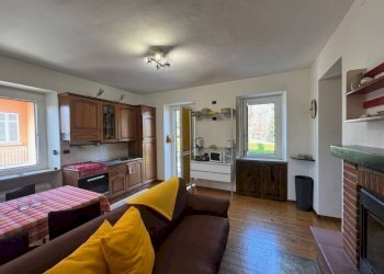 Salone - Appartamento via Pier Giorgio Frassati, 94, Pollone - foto 2