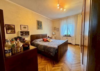 Camera da letto - Trilocale strada Barazzetto Vandorno, 12, Biella - foto 8