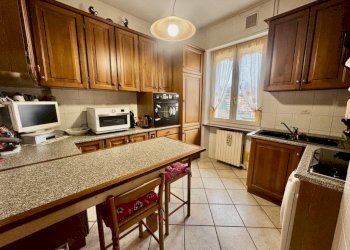 Cucina - Trilocale strada Barazzetto Vandorno, 12, Biella - foto 11