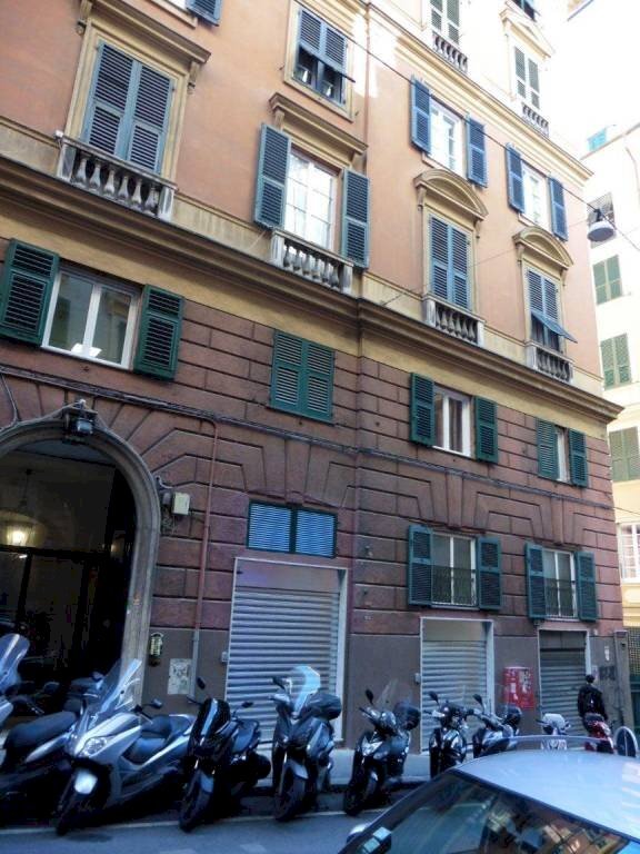 Facciata - Bilocale via Caffaro, 7, Genova (zona Castelletto) - foto 2