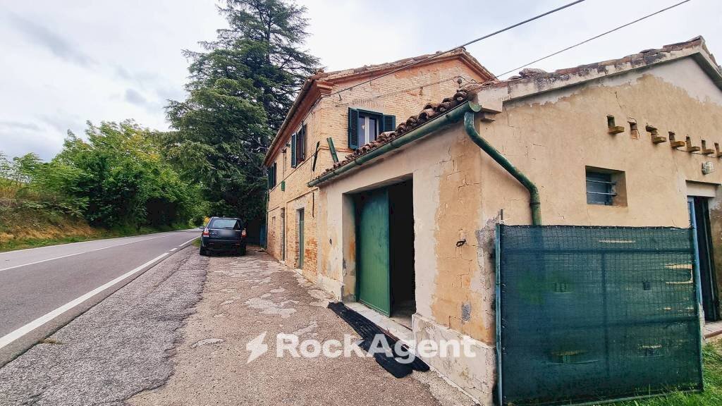 Zona - Rustico Frazione Montale, 136, Arcevia - foto 1