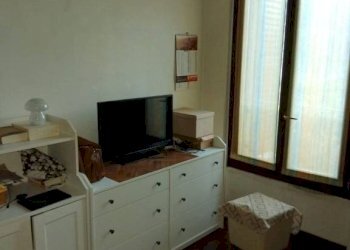 Camera da letto - Bilocale via Piave, 12, Cesano Boscone - foto 9