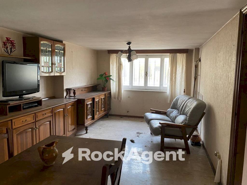 Independent house via Case Basse, 6, Foligno - photo 1