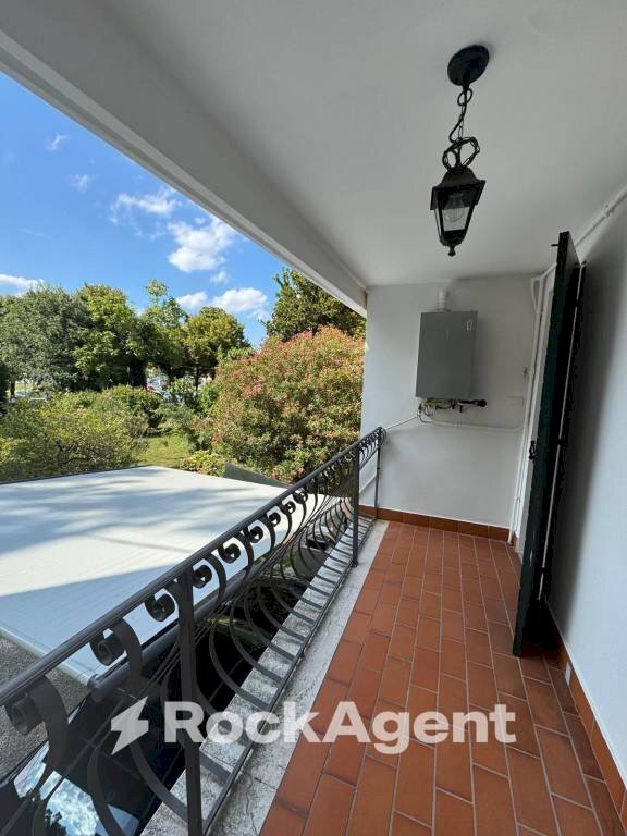 Veranda - Trilocale viale delle Terme, 4, Abano Terme - foto 2
