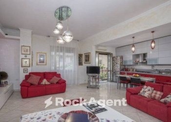 Salone - Appartamento via Aquilonia, 4, Roma - foto 1