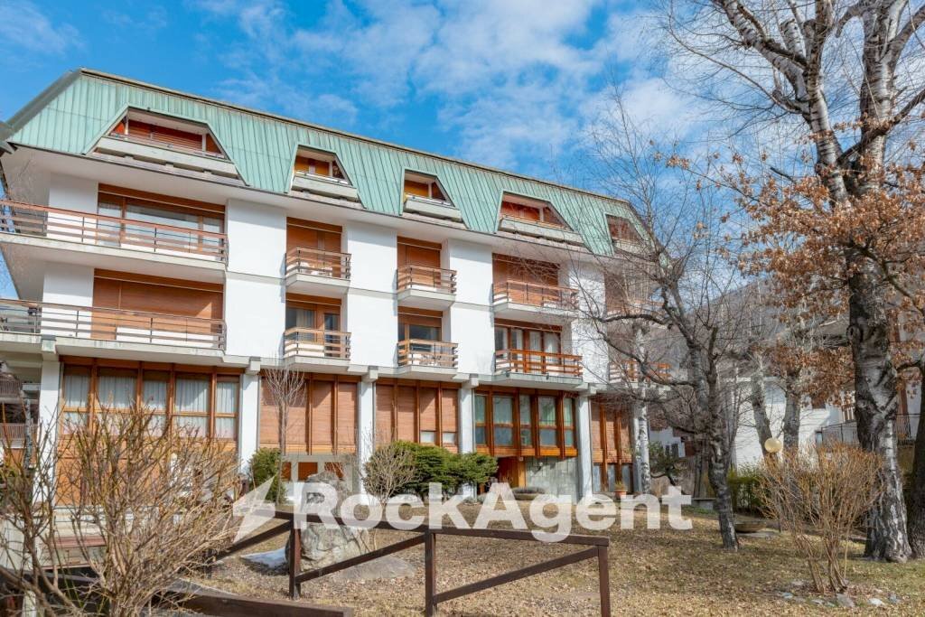 Facciata - Quadrilocale viale Roma, 81, Bardonecchia - foto 1