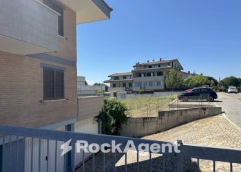 Two-room apartment via Levante, 32, Città Sant'Angelo - photo 7