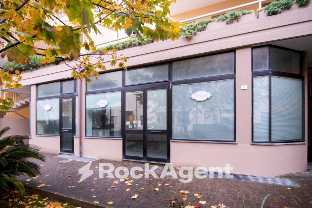 Negozio corso Vittorio Gui, 11, Fano - foto 1