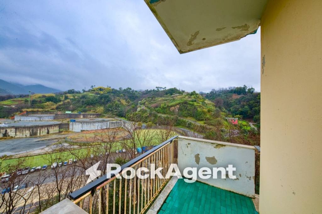 Balcone - Bilocale via Monte Oliveto, 25, Genova (zona Pegli) - foto 2