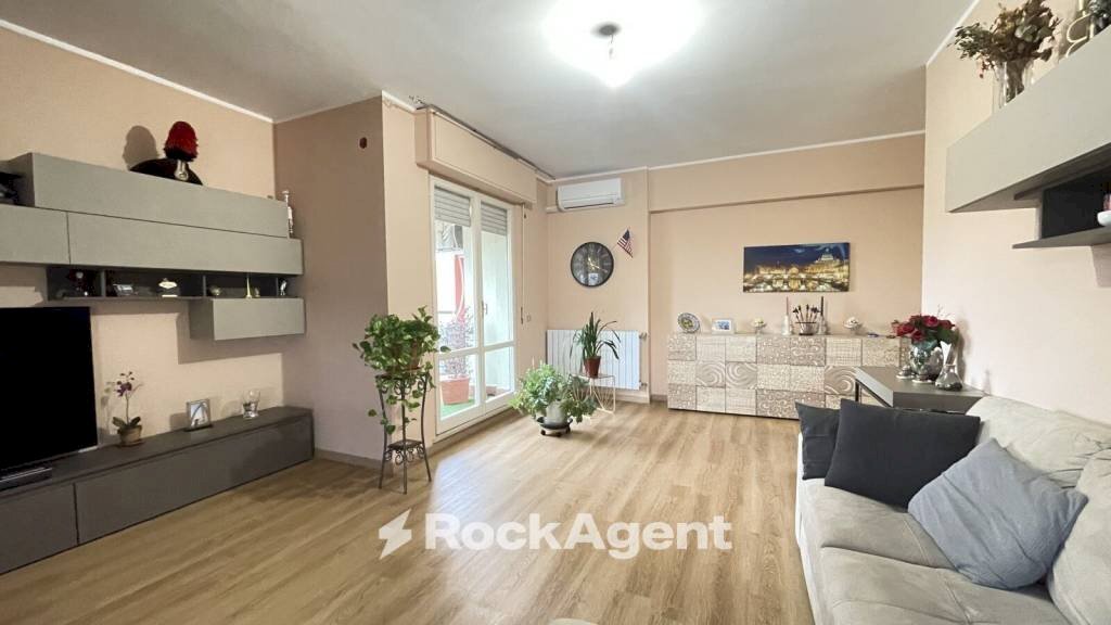 Salone - Attico via Nazionale, 5, Bellante - foto 1