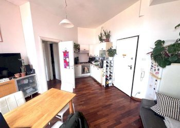 soggiorno - Appartamento via Don Giovanni Minzoni, Bologna (zona Centro Storico) - foto 2