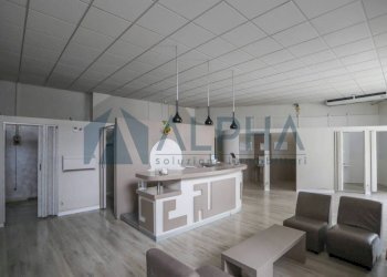 Interno non residenziale - Negozio via Madonna delle Rose, Cesena - foto 2