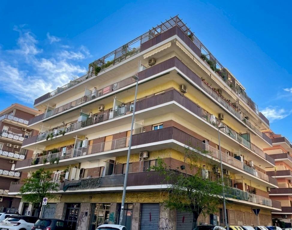 Facciata - Two-room apartment viale Ammiraglio del Bono, Roma (neighborhood Lido di Ostia) - photo 2
