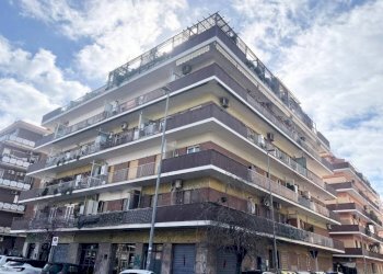 Facciata - Appartamento viale Ammiraglio del Bono, Roma (zona Lido di Ostia) - foto 1