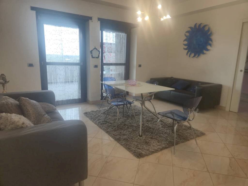 Salone - Bilocale via Copenaghen, Roma (zona Torrino) - foto 2