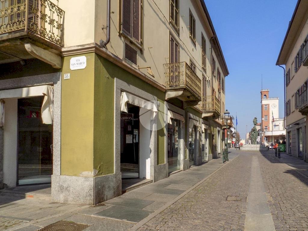 Negozio Via Roma, Chivasso - foto 1
