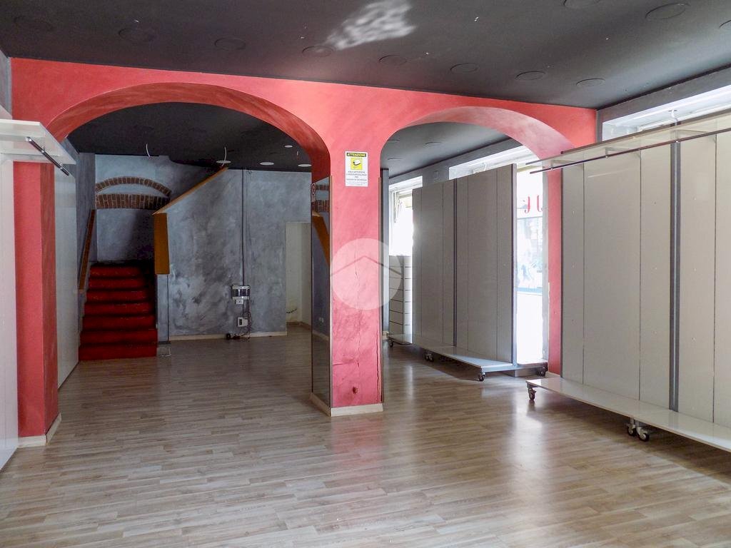 Negozio Via Roma, Chivasso - foto 2