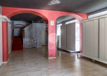 Negozio Via Roma, Chivasso - foto 2