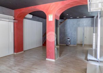 Negozio Via Roma, Chivasso - foto 3