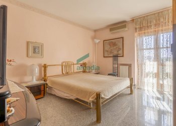 camera da letto - Quadrilocale Via Rosario Livatino 10, Bari - foto 24