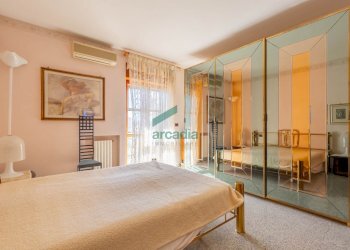 camera da letto - Quadrilocale Via Rosario Livatino 10, Bari - foto 27