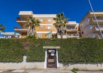 facciata - Four-room apartment Via Rosario Livatino 9, Bari - photo 19