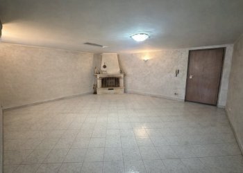 soggiorno con camino.png - Trilocale Via Palombarese 425, Fonte Nuova - foto 13